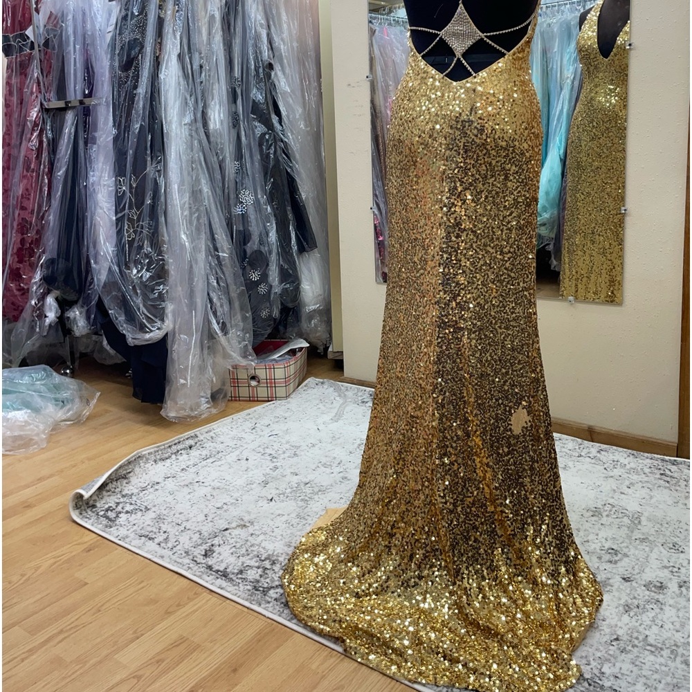 Jasz Couture 3082 sequence prom dress bee with tag. Size 10 Gold